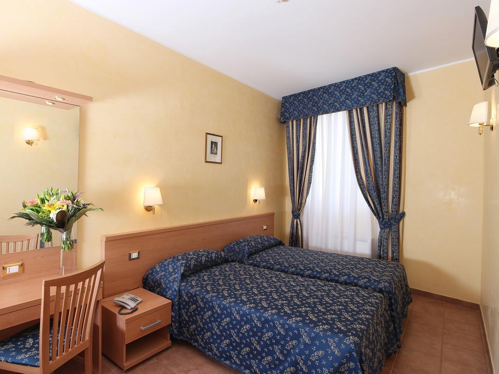 Casa Di Santa Francesca Romana A Ponte Rotto Chambre photo