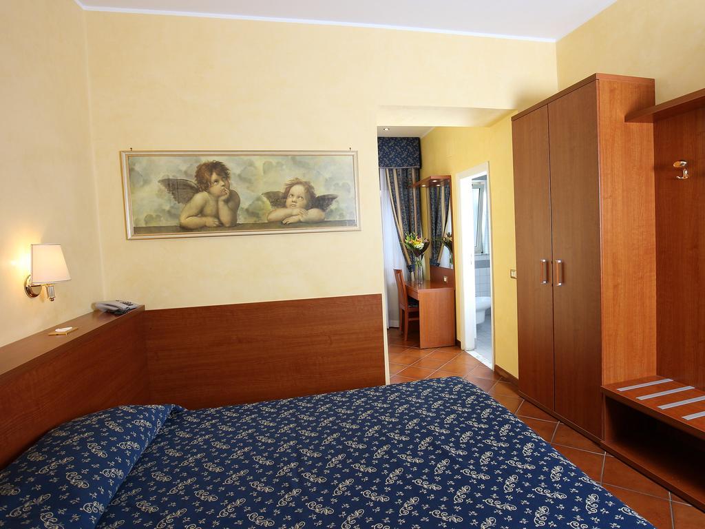 Casa Di Santa Francesca Romana A Ponte Rotto Chambre photo
