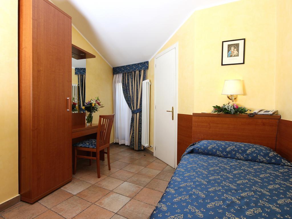 Casa Di Santa Francesca Romana A Ponte Rotto Extérieur photo
